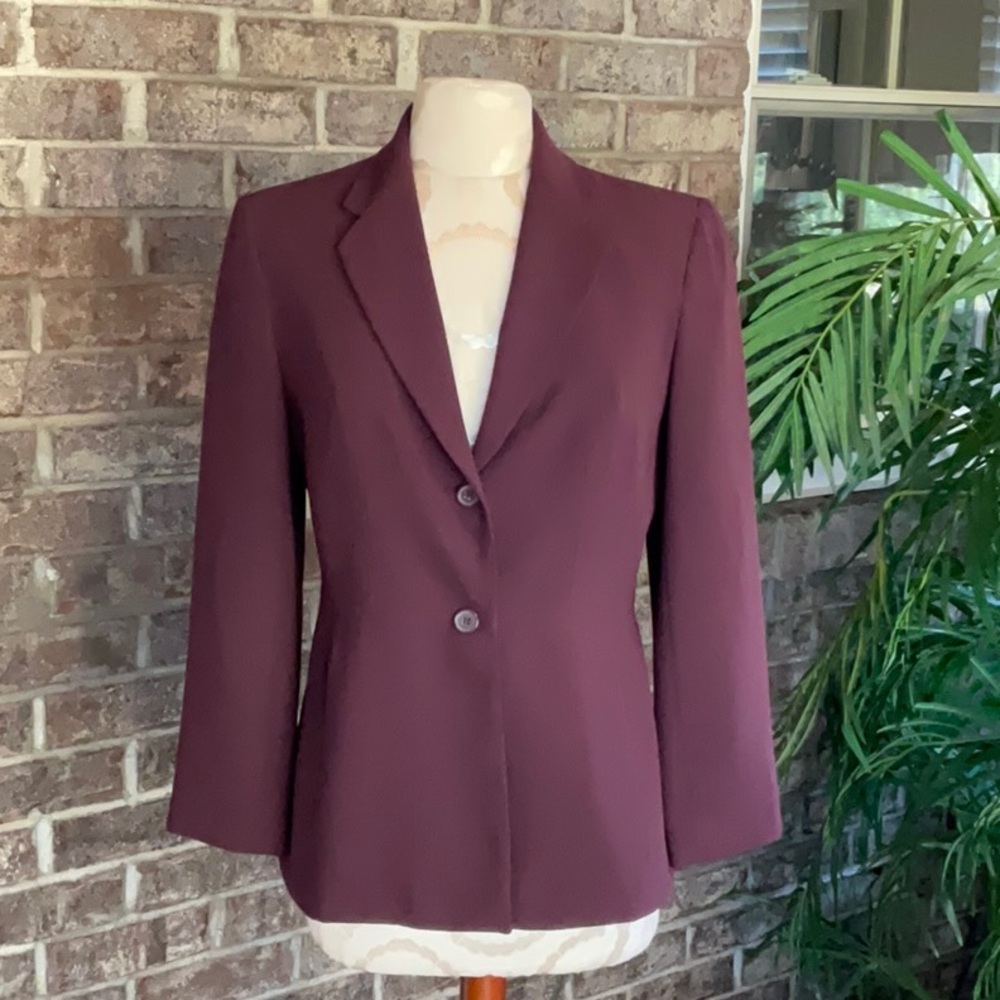 Laura Scott cherry-color two button long sleeved blazer size 4P